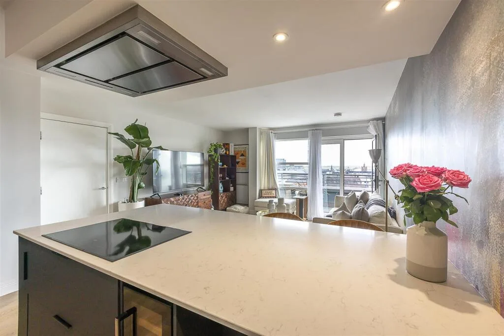 2 bedroom penthouse for rent