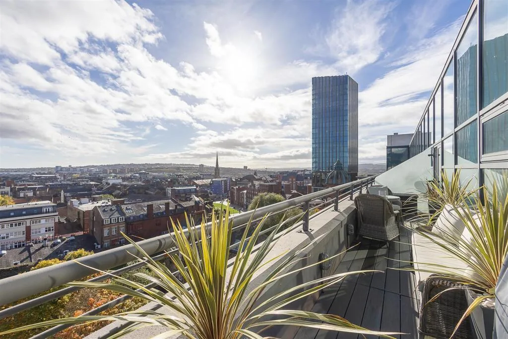 2 bedroom penthouse for rent