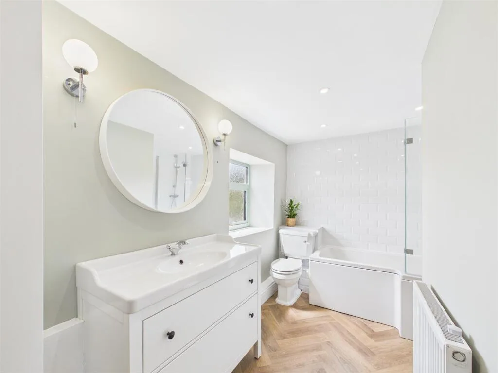 3 bedroom semi-detached house for rent