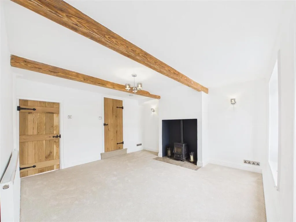 3 bedroom semi-detached house for rent