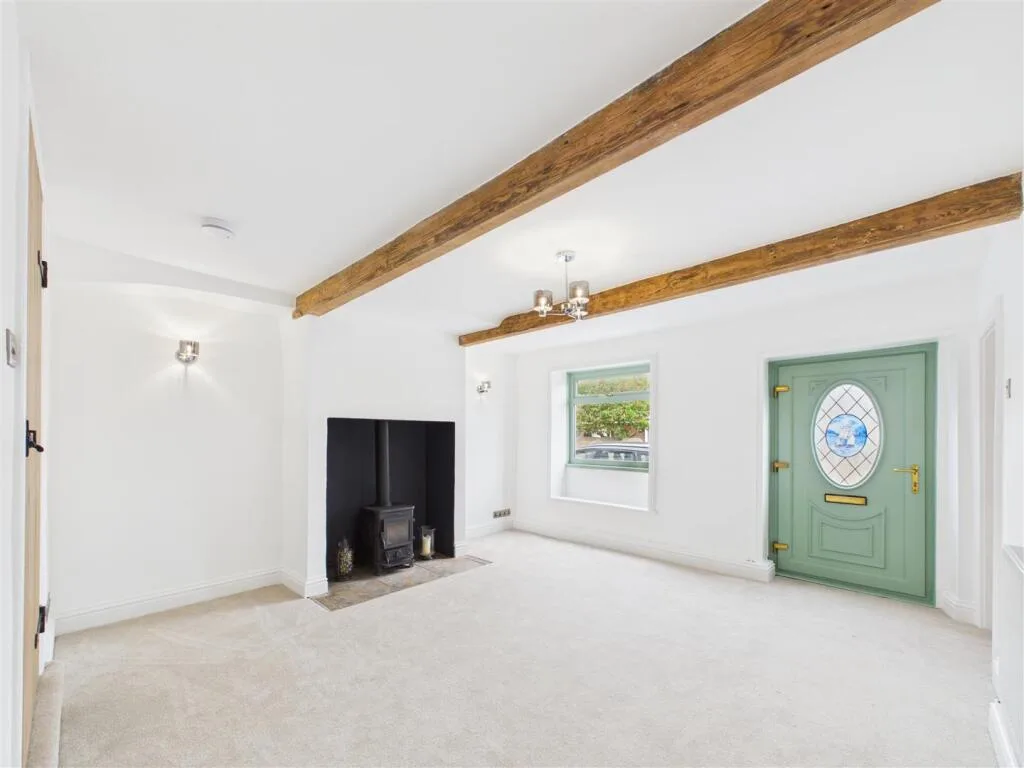 3 bedroom semi-detached house for rent
