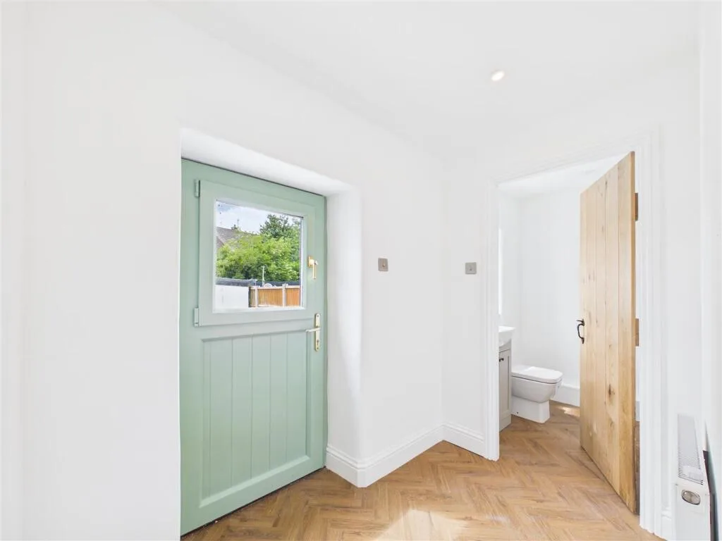 3 bedroom semi-detached house for rent