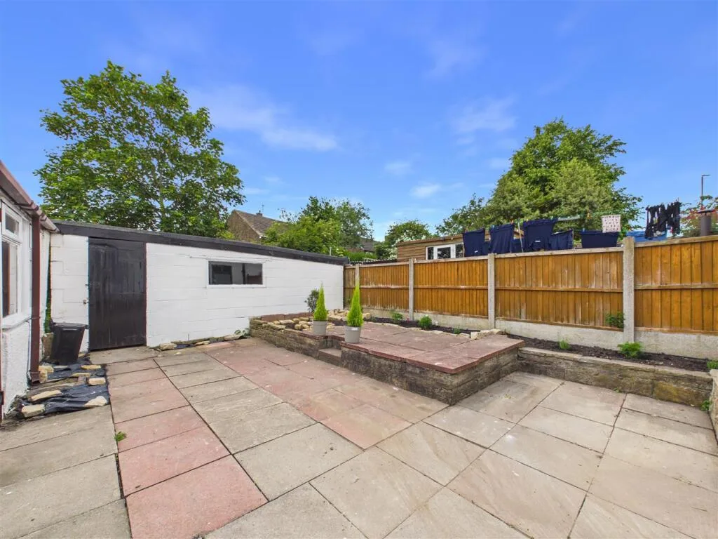 3 bedroom semi-detached house for rent