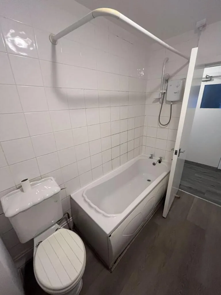 2 bedroom detached house for rent