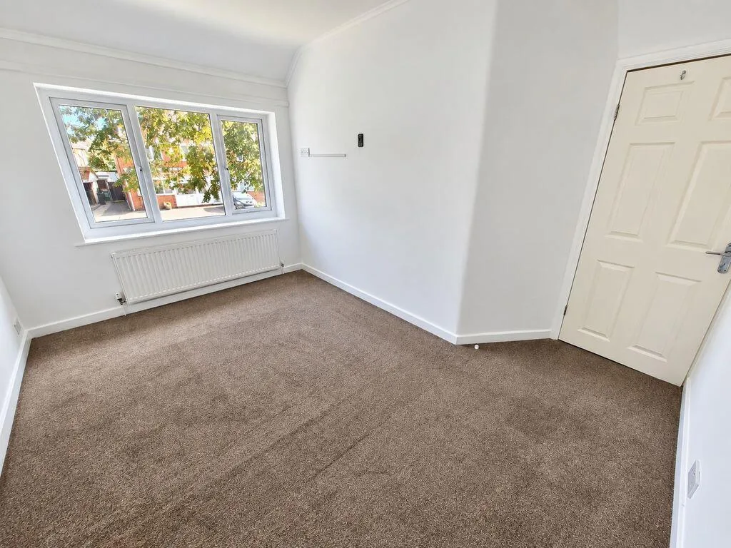 3 bedroom end of terrace house for rent