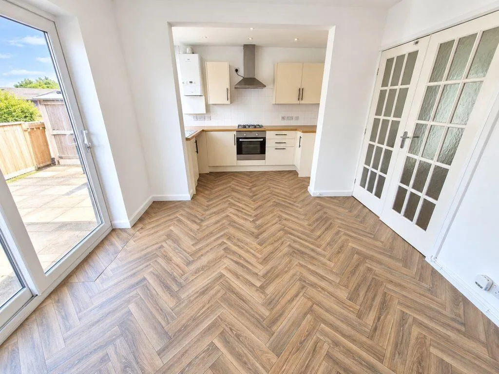 3 bedroom end of terrace house for rent