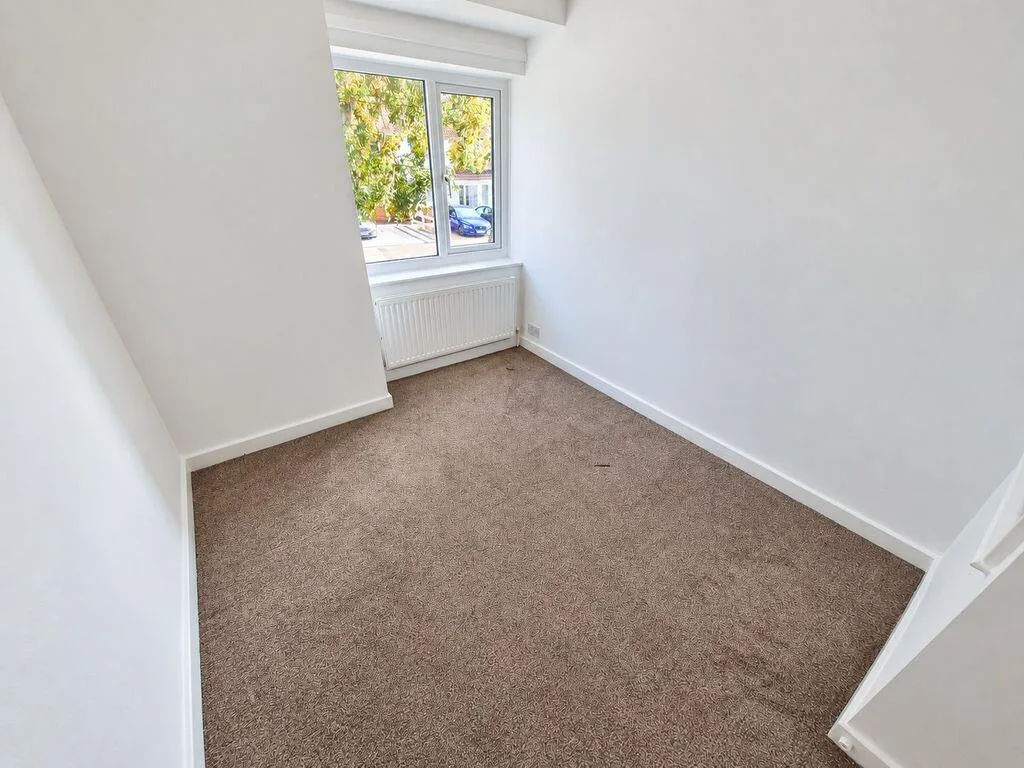3 bedroom end of terrace house for rent