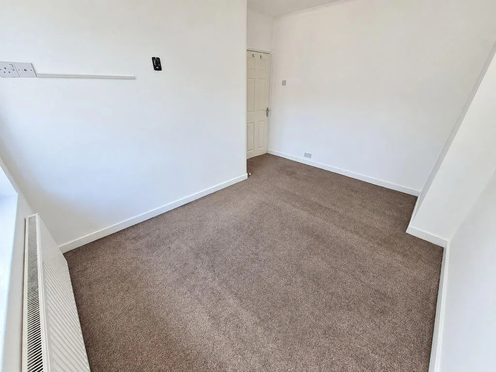 3 bedroom end of terrace house for rent