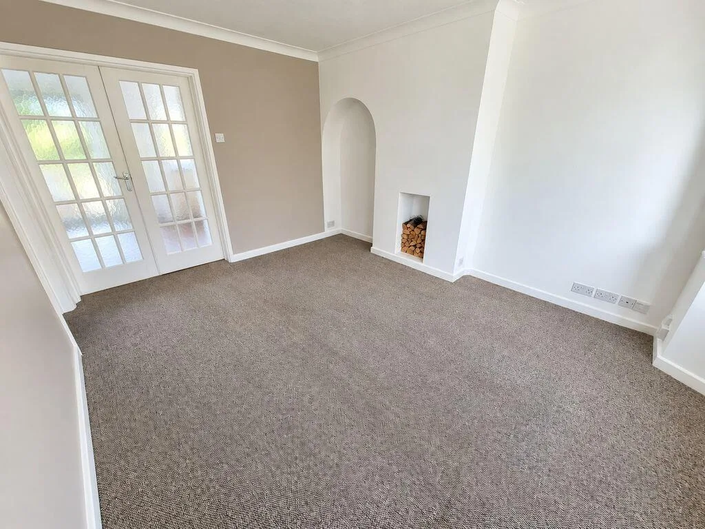 3 bedroom end of terrace house for rent