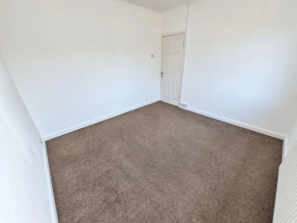 3 bedroom end of terrace house for rent