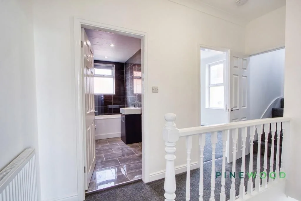 3 bedroom end of terrace house for rent