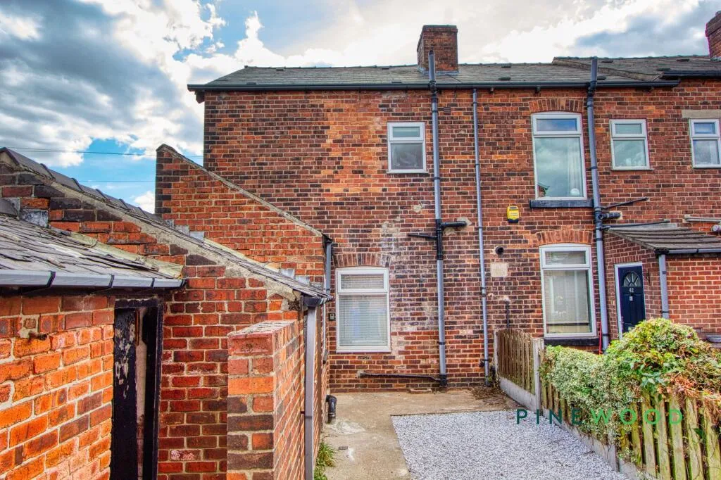 3 bedroom end of terrace house for rent