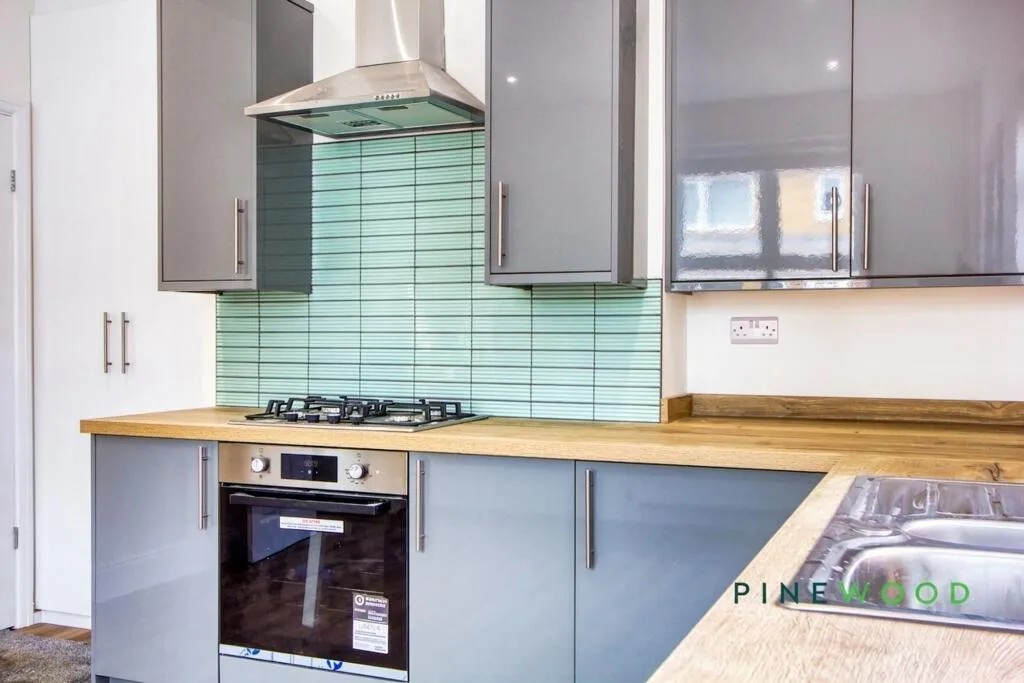 3 bedroom end of terrace house for rent
