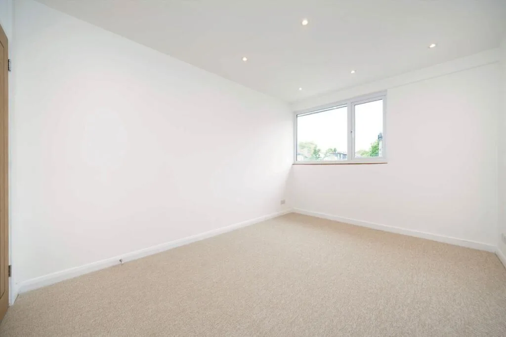 2 bedroom maisonette for rent