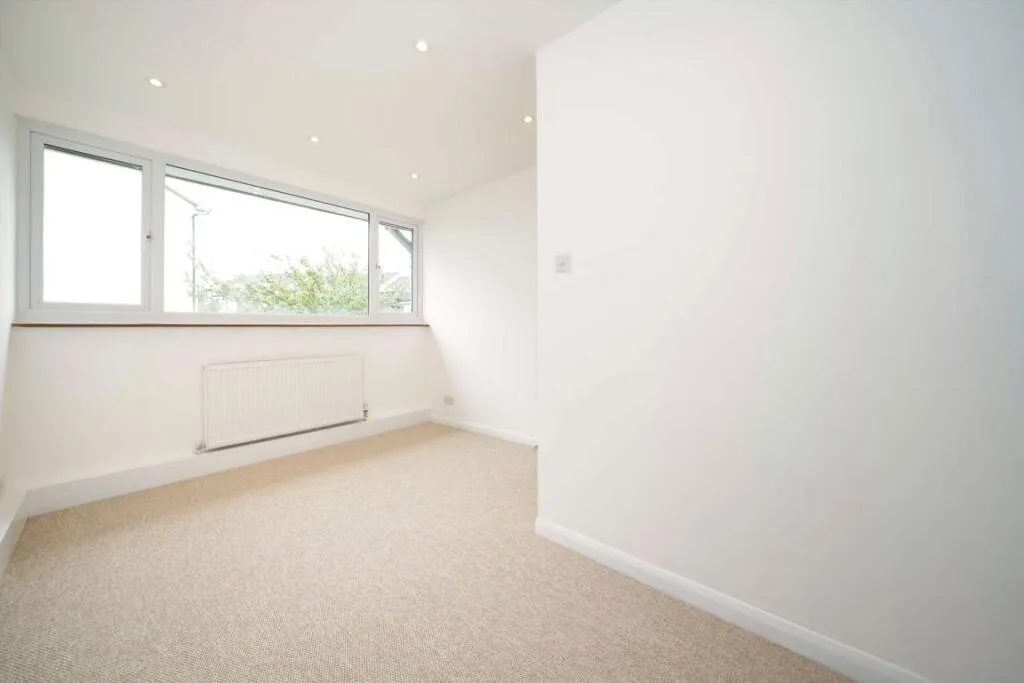 2 bedroom maisonette for rent