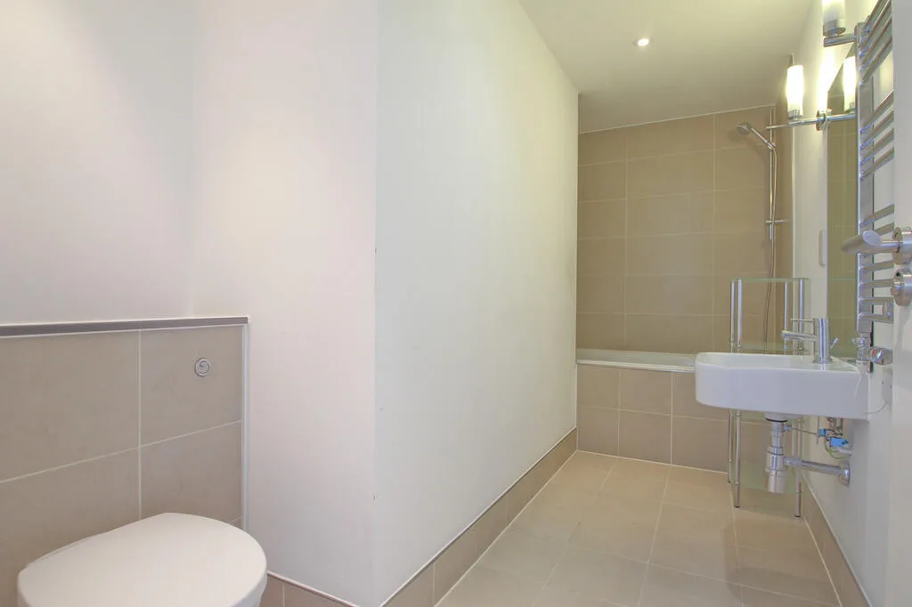 2 bedroom penthouse for rent