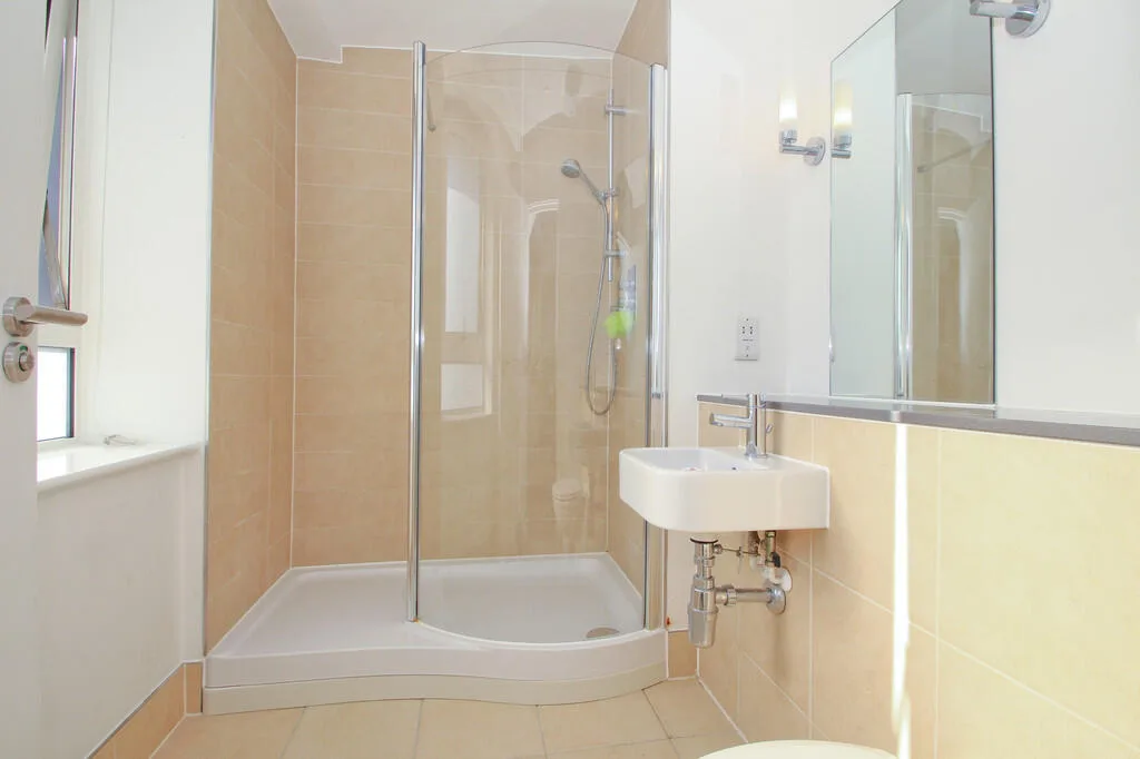 2 bedroom penthouse for rent