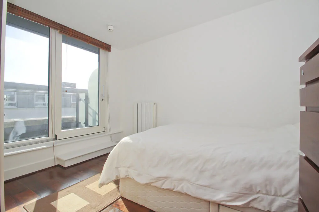 2 bedroom penthouse for rent