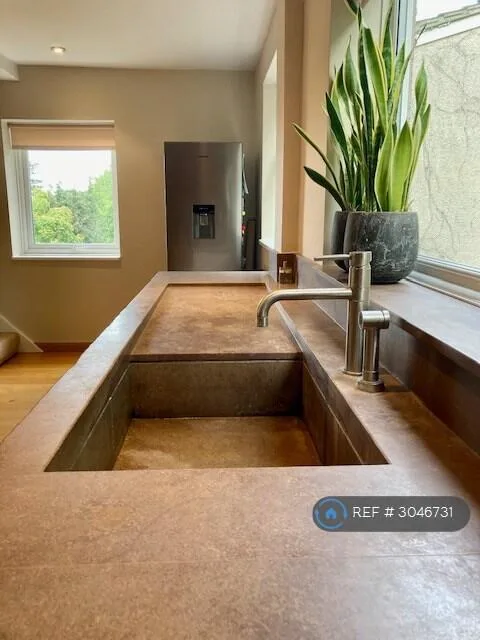 3 bedroom maisonette for rent