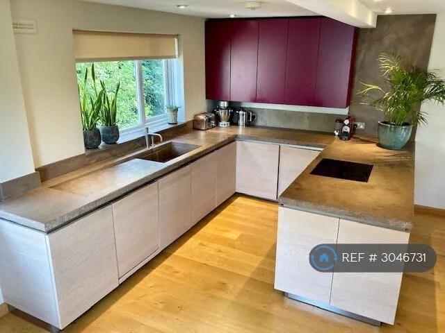 3 bedroom maisonette for rent