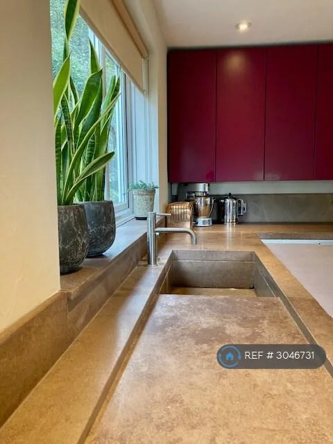 3 bedroom maisonette for rent
