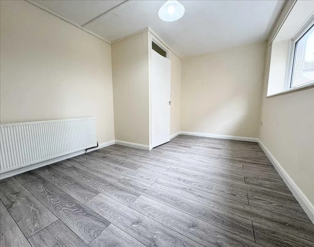 2 bedroom maisonette for rent