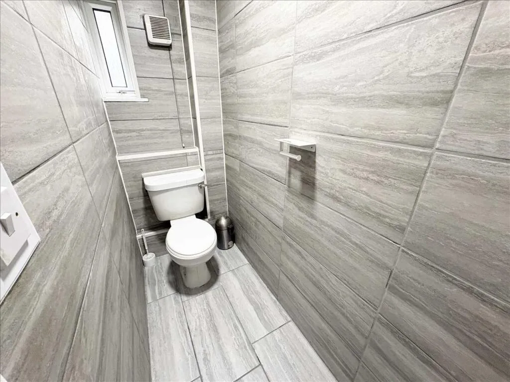 2 bedroom maisonette for rent