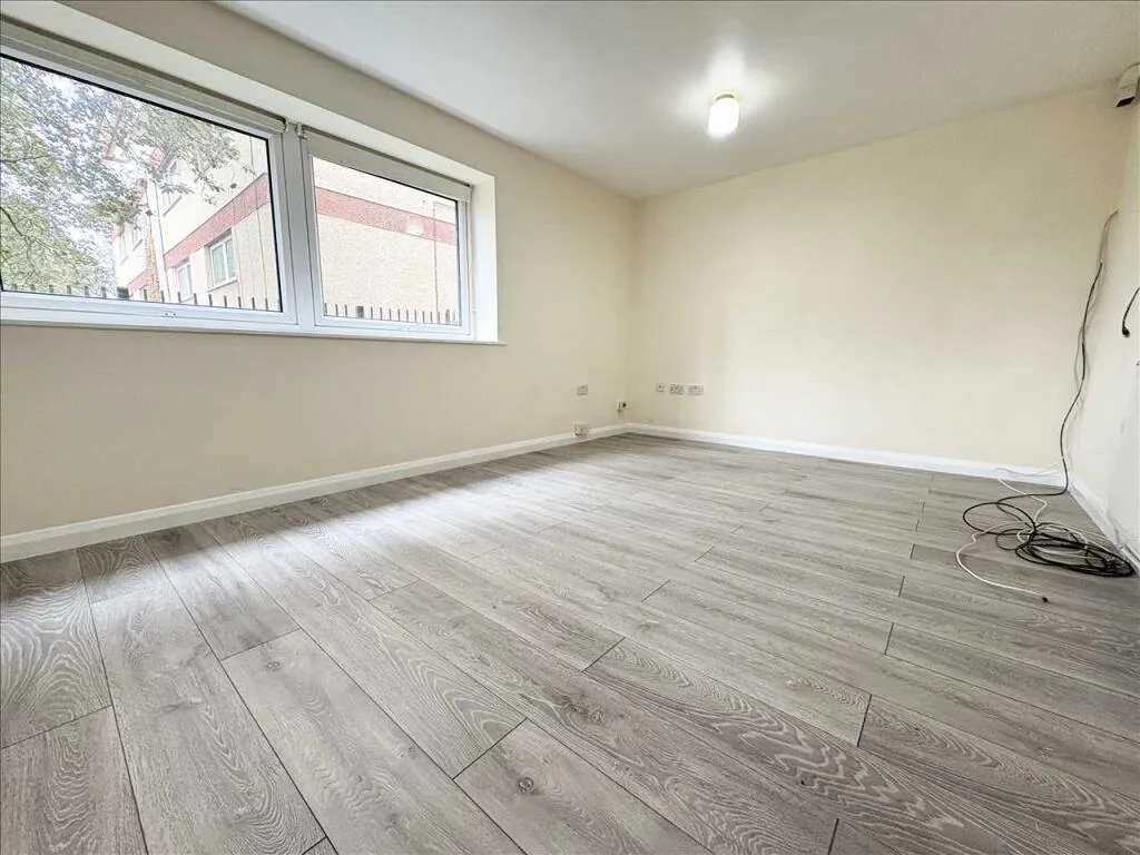 2 bedroom maisonette for rent