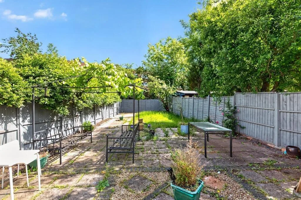 7 bedroom house for rent