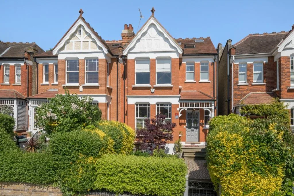 5 bedroom house for rent