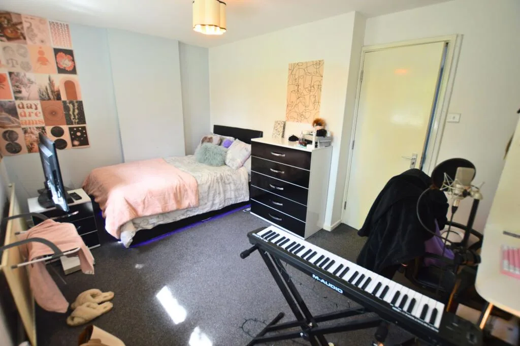 4 bedroom terraced house for rent