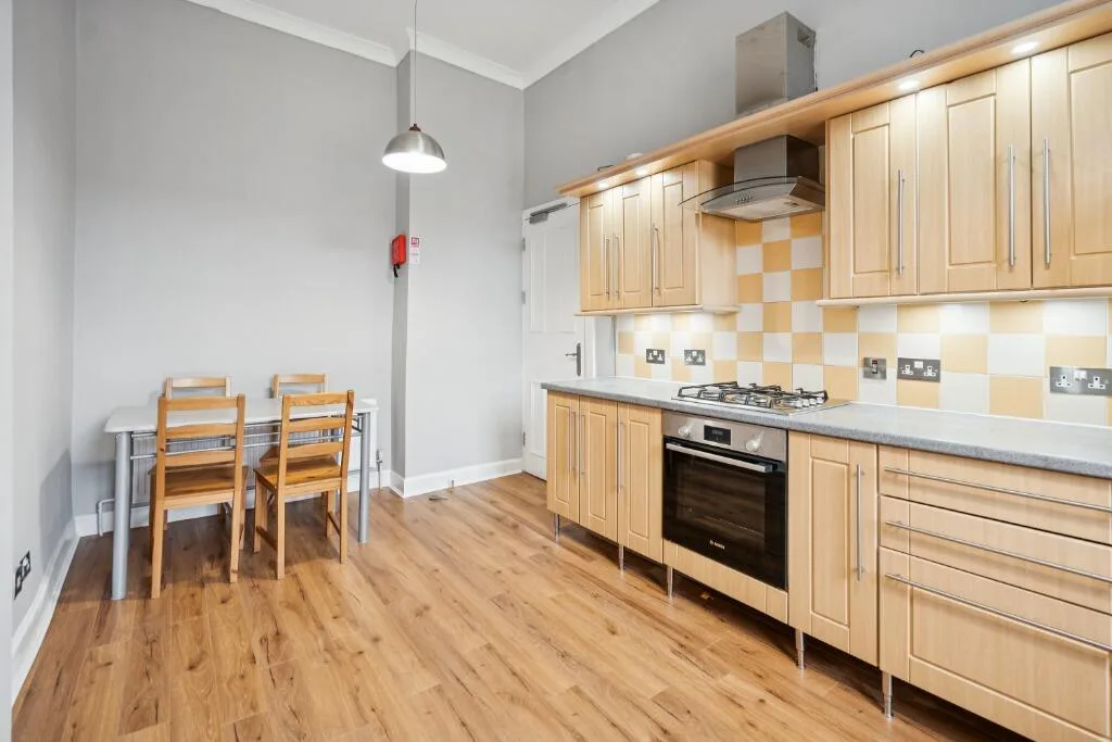3 bedroom flat for rent