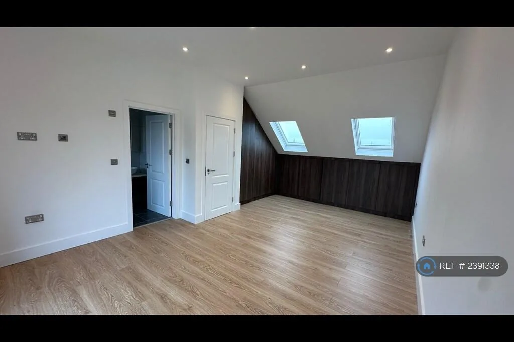5 bedroom semi-detached house for rent