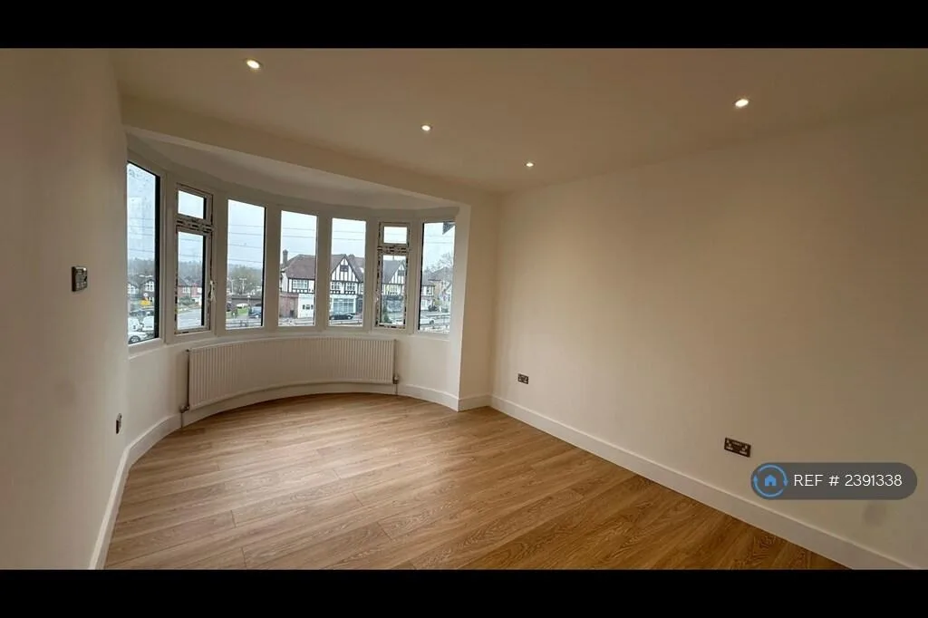 5 bedroom semi-detached house for rent