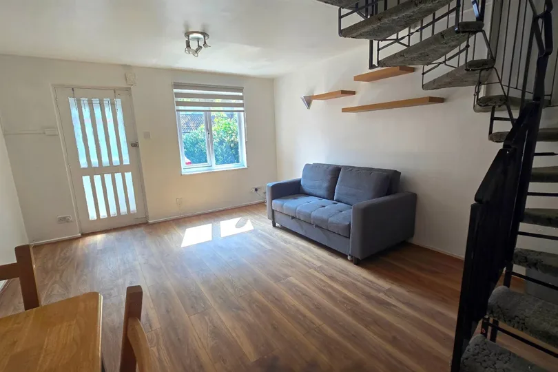 2 bedroom semi-detached house for rent