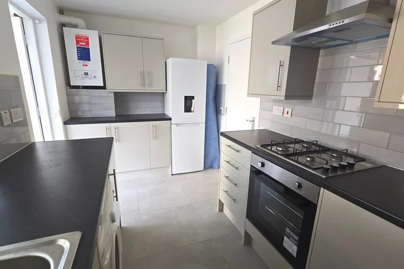 2 bedroom semi-detached house for rent