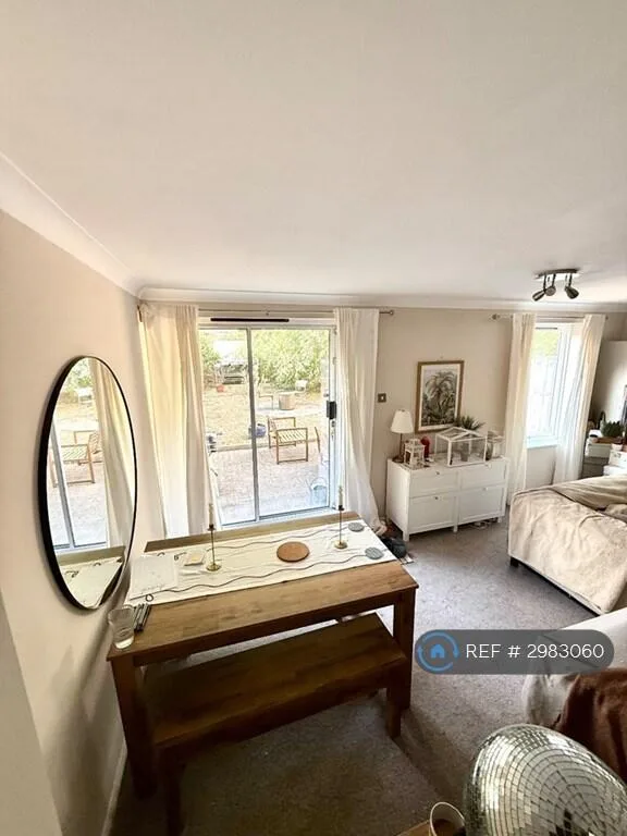 2 bedroom maisonette for rent