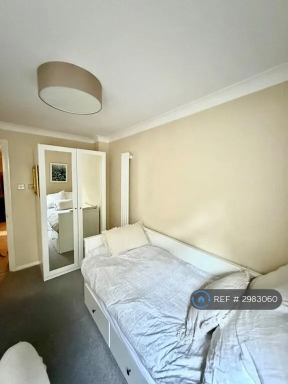 2 bedroom maisonette for rent