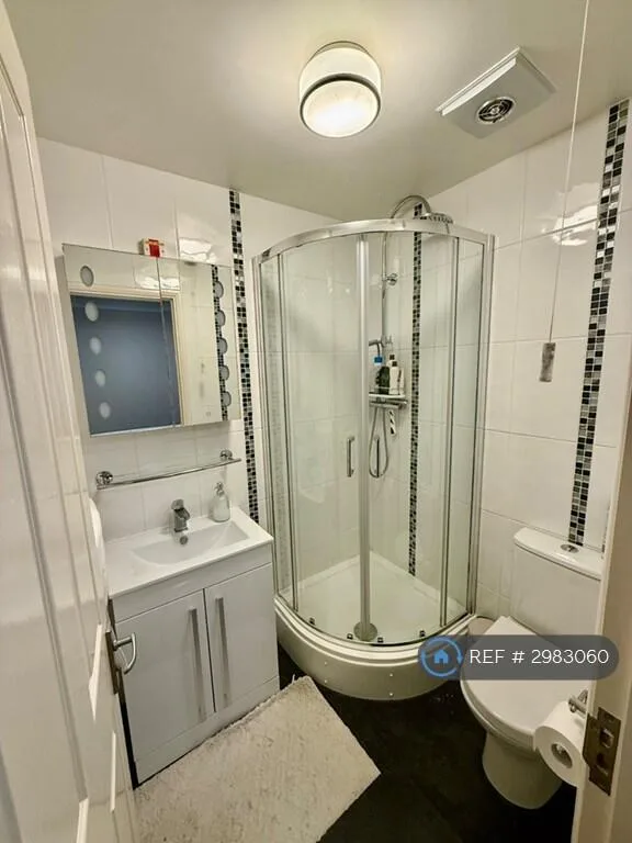2 bedroom maisonette for rent
