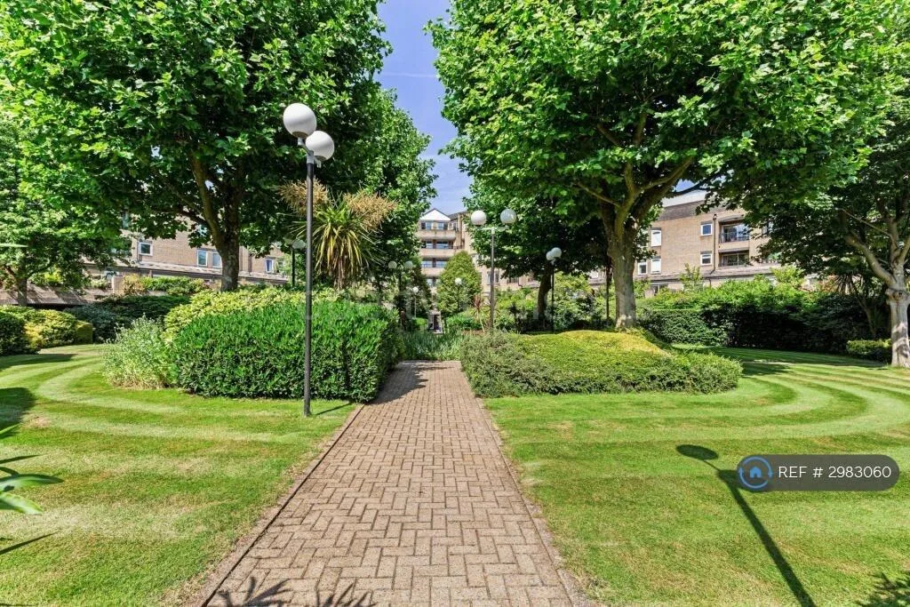 2 bedroom maisonette for rent