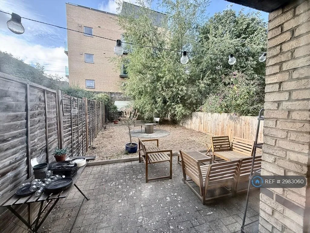 2 bedroom maisonette for rent