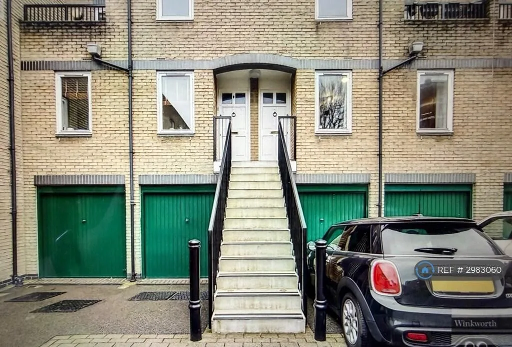 2 bedroom maisonette for rent
