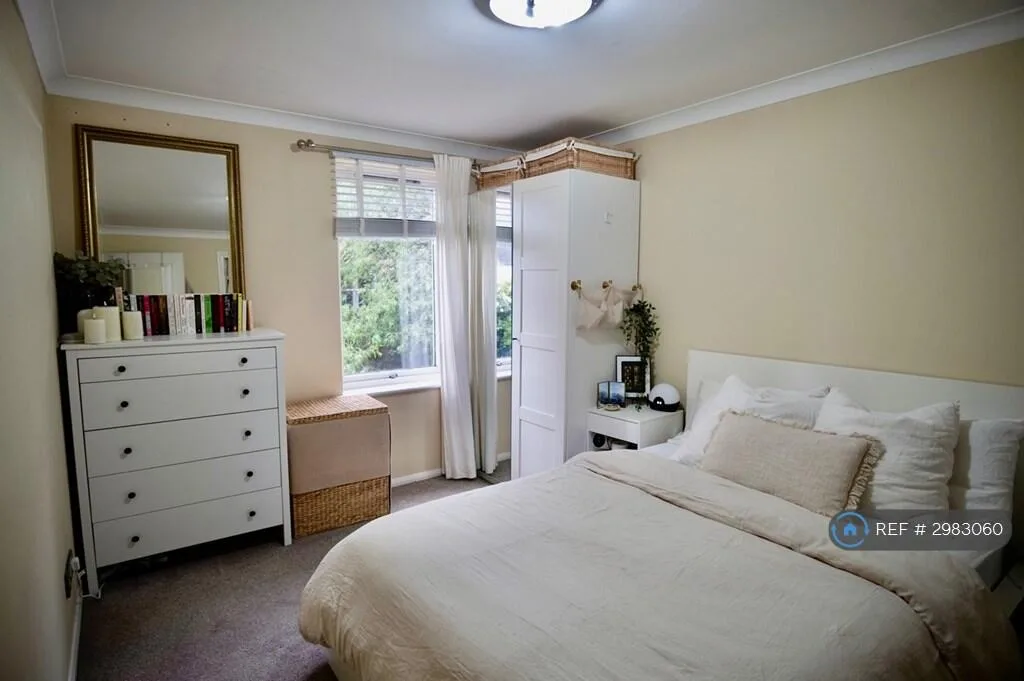 2 bedroom maisonette for rent