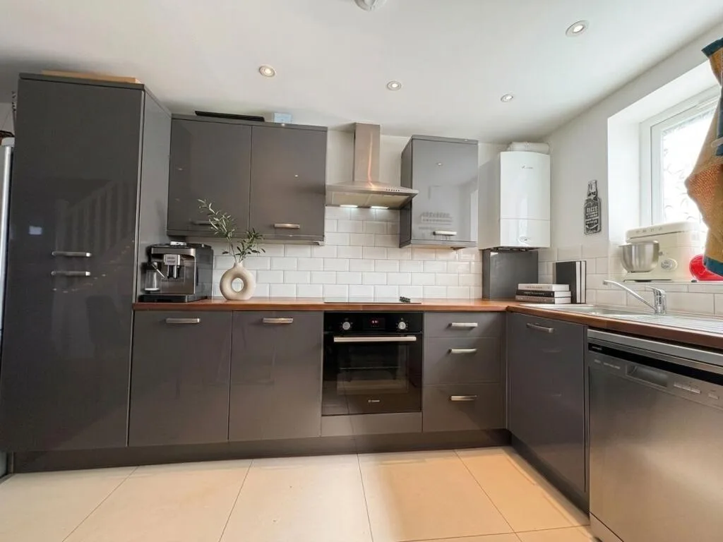 2 bedroom terraced house for rent