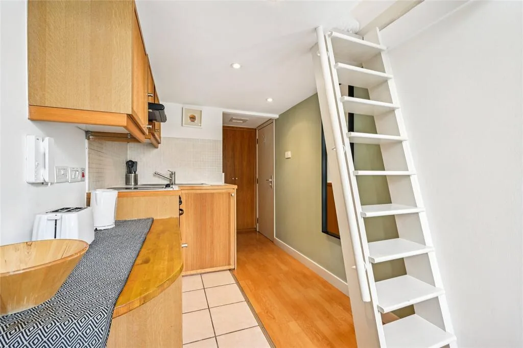 Studio apartment for rent