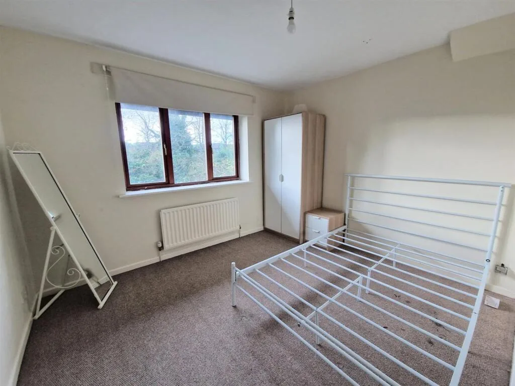 3 bedroom end of terrace house for rent