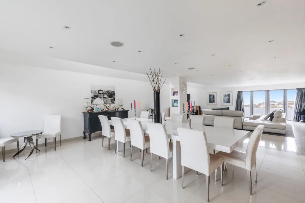 5 bedroom detached house for rent