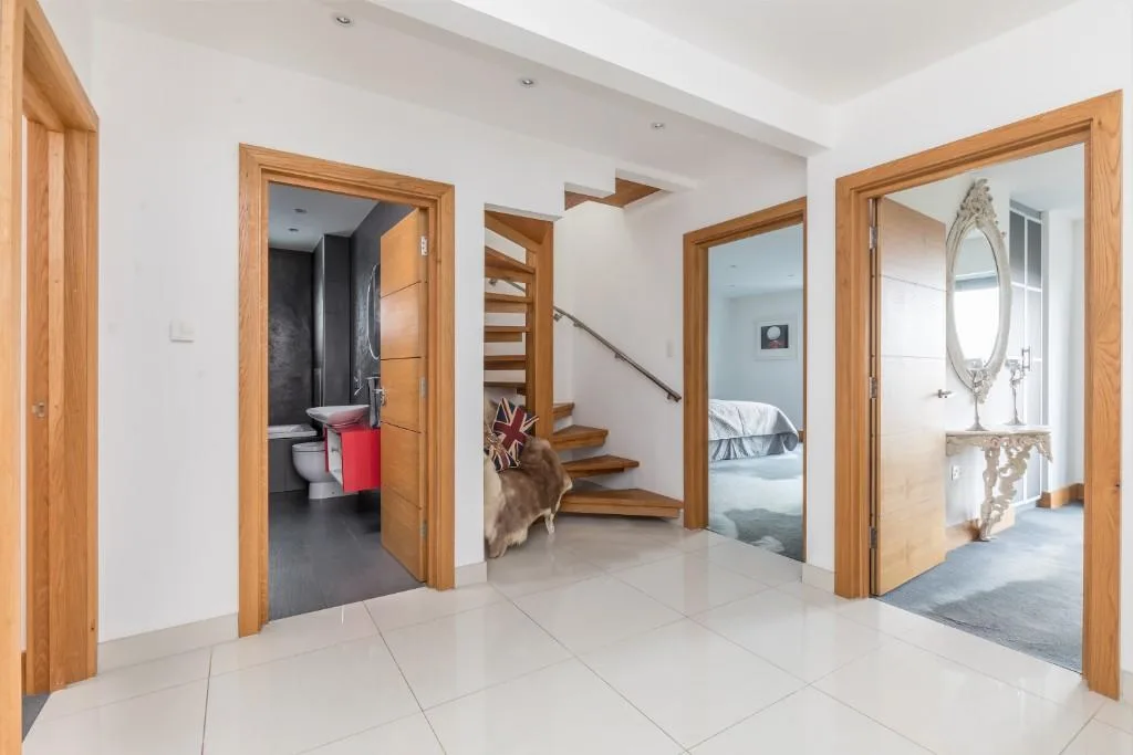 5 bedroom detached house for rent