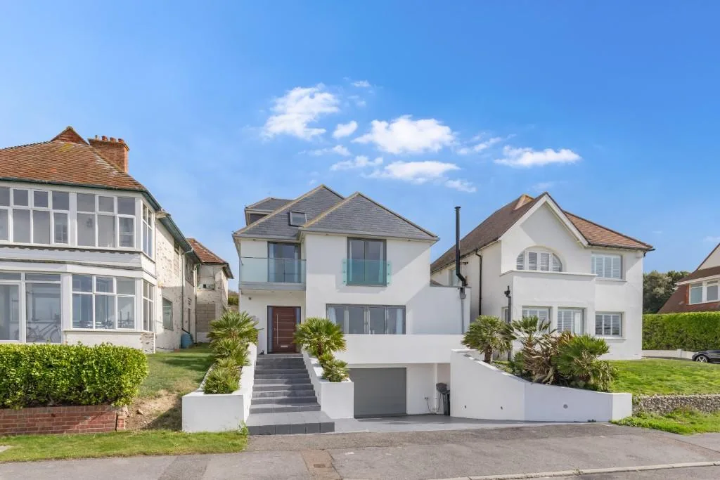 5 bedroom detached house for rent