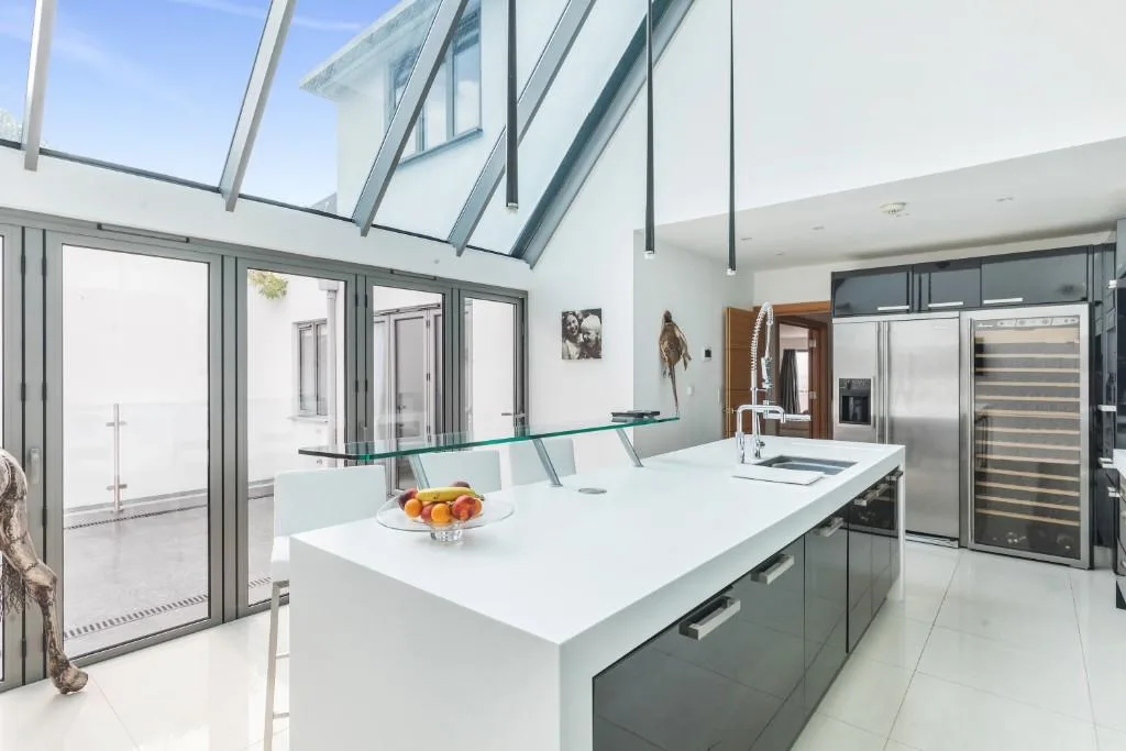 5 bedroom detached house for rent